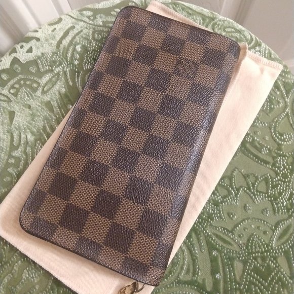Louis Vuitton Damier Ebene Zippy Wallet - Picture 3 of 16